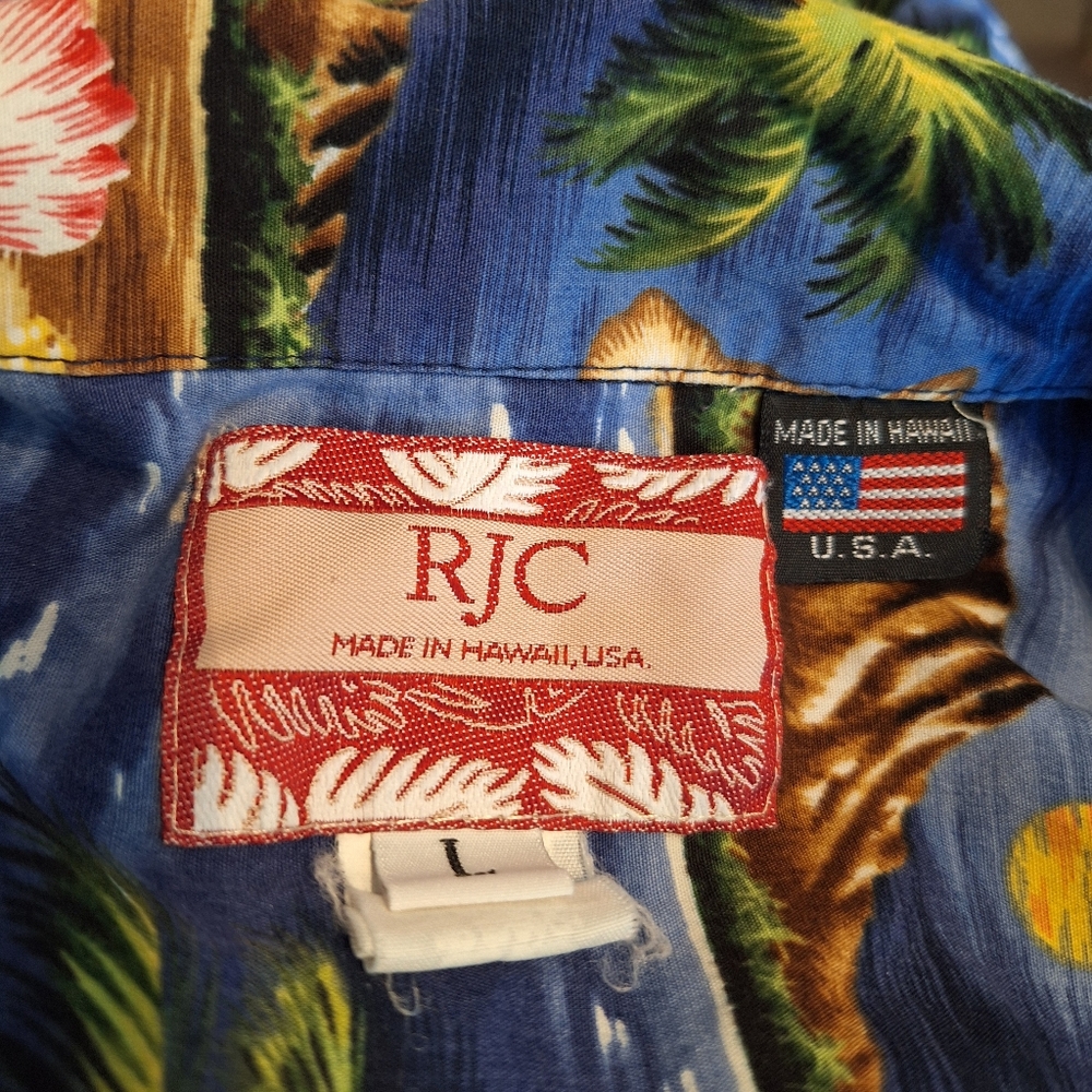 Vintage 80s Blue Hawaiian Button Down Shirt with Tropical Print Made In Hawaii - Picture 3 of 3
